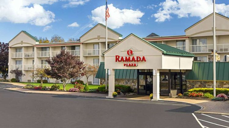 Ramada Plaza by Wyndham Portland Exterior