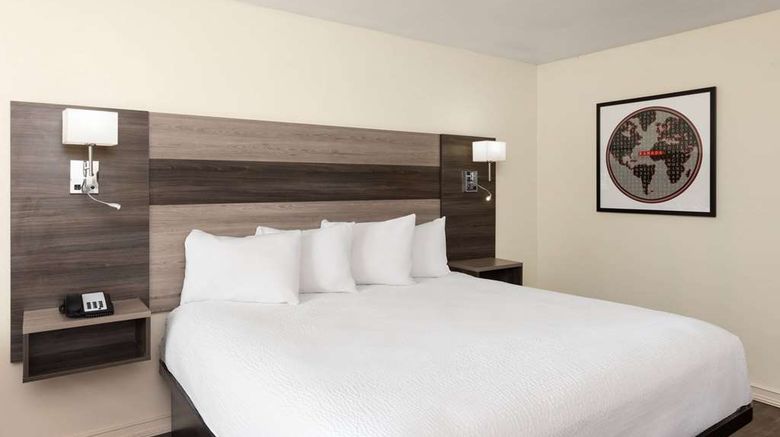 <b>Ramada Kingman Room</b>. Images powered by <a href="https://iceportal.shijigroup.com/" title="IcePortal" target="_blank">IcePortal</a>.
