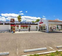 Ramada Kingman Exterior