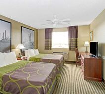 Super 8 Gurnee Room