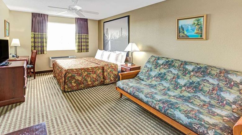 <b>Super 8 Gurnee Suite</b>. Images powered by <a href="https://iceportal.shijigroup.com/" title="IcePortal" target="_blank">IcePortal</a>.