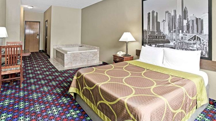 Super 8 Gurnee Suite