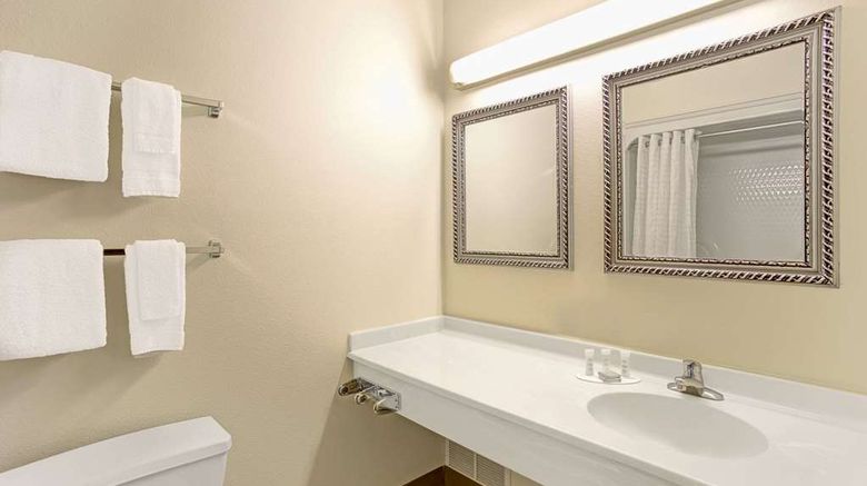 <b>Super 8 Gurnee Room</b>. Images powered by <a href="https://iceportal.shijigroup.com/" title="IcePortal" target="_blank">IcePortal</a>.