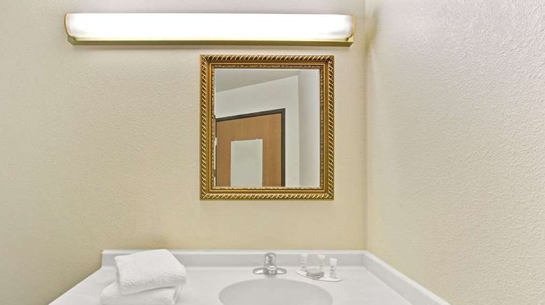 <b>Super 8 Gurnee Room</b>. Images powered by <a href="https://iceportal.shijigroup.com/" title="IcePortal" target="_blank">IcePortal</a>.