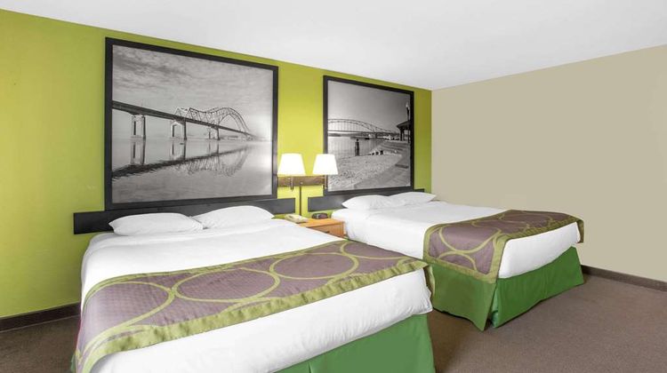Super 8 Davenport Room