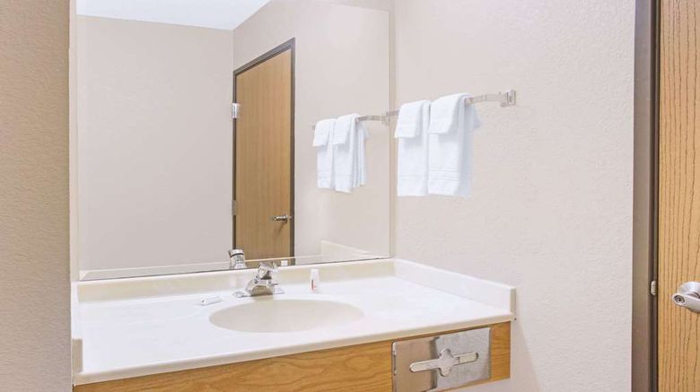<b>Super 8 Davenport Room</b>. Images powered by <a href="https://iceportal.shijigroup.com/" title="IcePortal" target="_blank">IcePortal</a>.