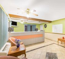 Days Inn by Wyndham Denison IA Lobby
