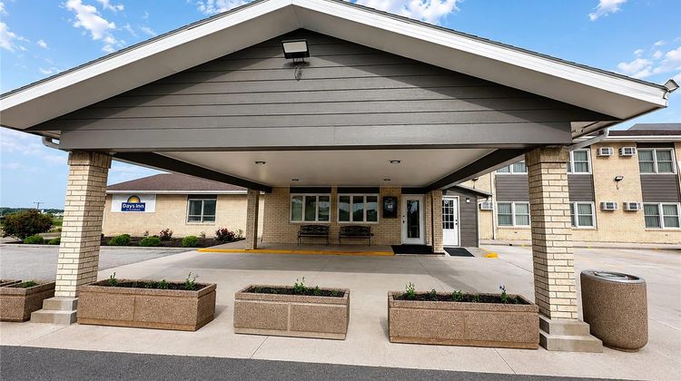 Days Inn by Wyndham Denison IA Exterior