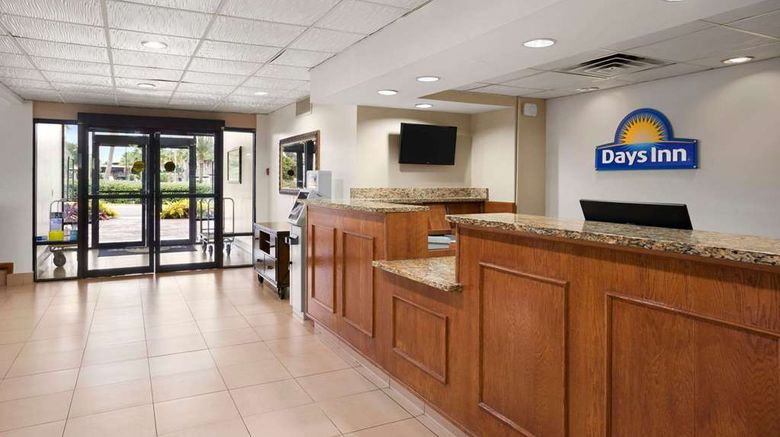 <b>Days Inn Jacksonville Airport Lobby</b>. Images powered by <a href="https://iceportal.shijigroup.com/" title="IcePortal" target="_blank">IcePortal</a>.