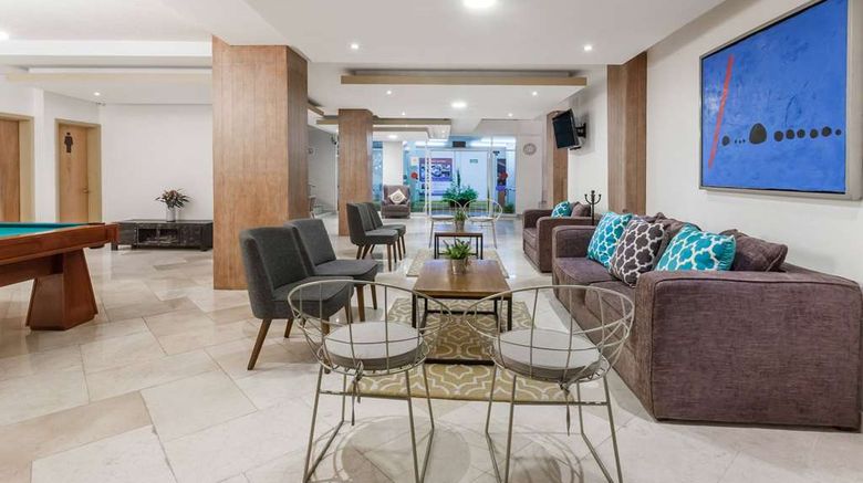 <b>Howard Johnson Leon Avenida Lobby</b>. Images powered by <a href="https://iceportal.shijigroup.com/" title="IcePortal" target="_blank">IcePortal</a>.