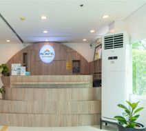 Microtel by Wyndham UP Technohub Lobby