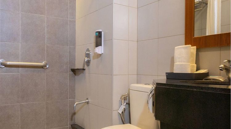 Microtel by Wyndham UP Technohub Room