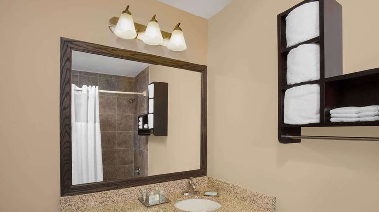 <b>Wyndham Garden Schaumburg Chicago NW Room</b>. Images powered by <a href="https://iceportal.shijigroup.com/" title="IcePortal" target="_blank">IcePortal</a>.