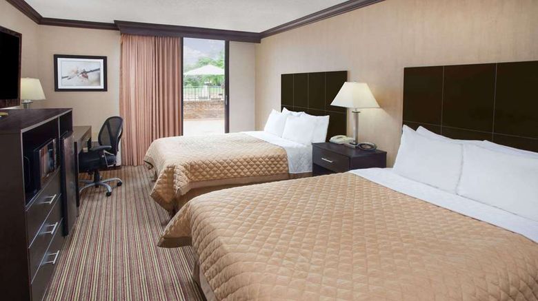<b>Wyndham Garden Schaumburg Chicago NW Room</b>. Images powered by <a href="https://iceportal.shijigroup.com/" title="IcePortal" target="_blank">IcePortal</a>.