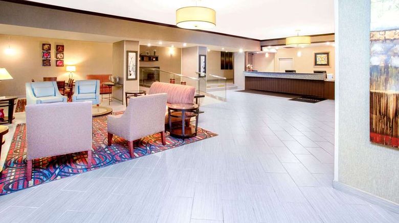 <b>Wyndham Garden Schaumburg Chicago NW Lobby</b>. Images powered by <a href="https://iceportal.shijigroup.com/" title="IcePortal" target="_blank">IcePortal</a>.