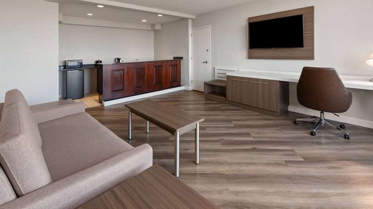 Wyndham Garden Norfolk Downtown Suite