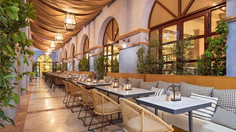 <b>Melia Villaitana Restaurant</b>. Images powered by <a href="https://iceportal.shijigroup.com/" title="IcePortal" target="_blank">IcePortal</a>.