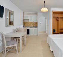 Sol Cala d'or Apartments Room