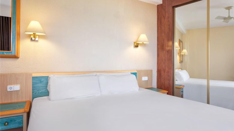 <b>Sol Milanos Pinguinos Room</b>. Images powered by <a href="https://iceportal.shijigroup.com/" title="IcePortal" target="_blank">IcePortal</a>.