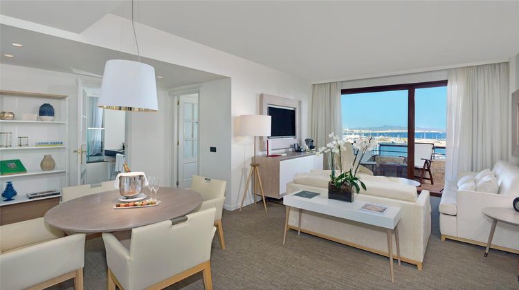 Gran Melia Victoria Room