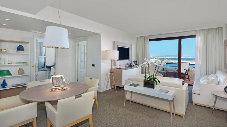 <b>Gran Melia Victoria Room</b>. Images powered by <a href="https://iceportal.shijigroup.com/" title="IcePortal" target="_blank">IcePortal</a>.