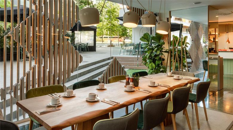 <b>Melia Barcelona Sarria Hotel Restaurant</b>. Images powered by <a href="https://iceportal.shijigroup.com/" title="IcePortal" target="_blank">IcePortal</a>.