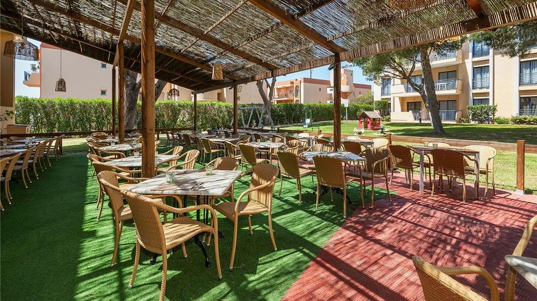 <b>Sol Sancti Petri Apartamentos Restaurant</b>. Images powered by <a href="https://iceportal.shijigroup.com/" title="IcePortal" target="_blank">IcePortal</a>.