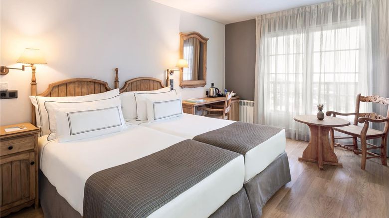 <b>Melia Sierra Nevada Room</b>. Images powered by <a href="https://iceportal.shijigroup.com/" title="IcePortal" target="_blank">IcePortal</a>.