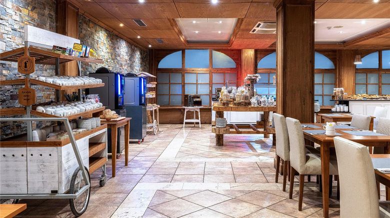 <b>Hotel Vielha Baqueira, Affiliated Melia Restaurant</b>. Images powered by <a href="https://iceportal.shijigroup.com/" title="IcePortal" target="_blank">IcePortal</a>.