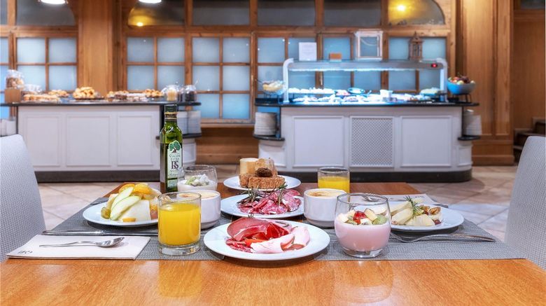 <b>Hotel Vielha Baqueira, Affiliated Melia Restaurant</b>. Images powered by <a href="https://iceportal.shijigroup.com/" title="IcePortal" target="_blank">IcePortal</a>.