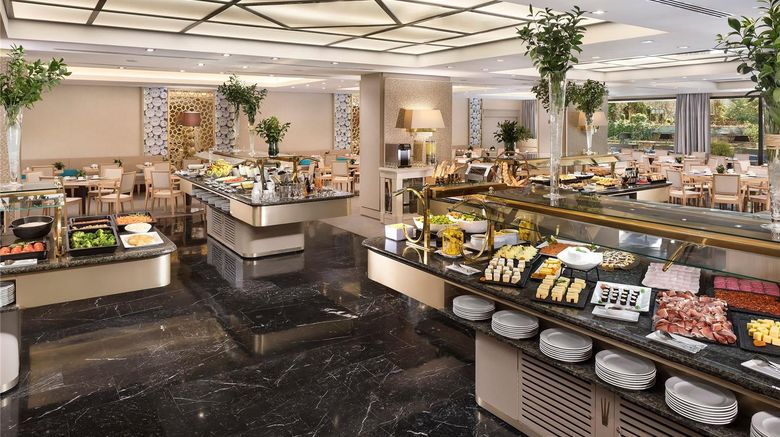 <b>Melia Castilla Hotel Restaurant</b>. Images powered by <a href="https://iceportal.shijigroup.com/" title="IcePortal" target="_blank">IcePortal</a>.