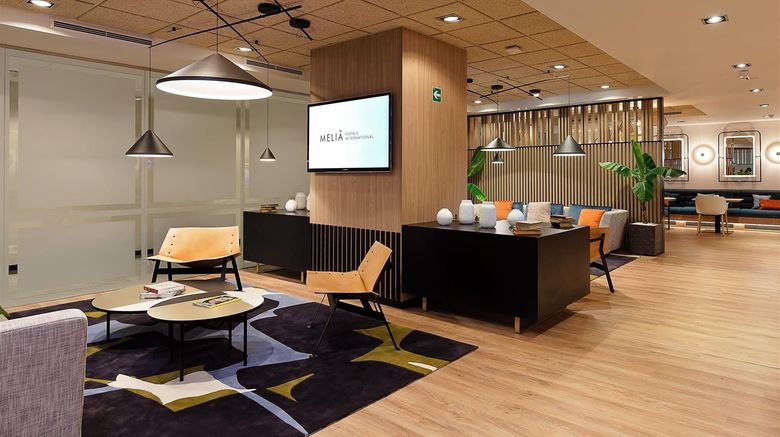 <b>Melia Avenida America Restaurant</b>. Images powered by <a href="https://iceportal.shijigroup.com/" title="IcePortal" target="_blank">IcePortal</a>.