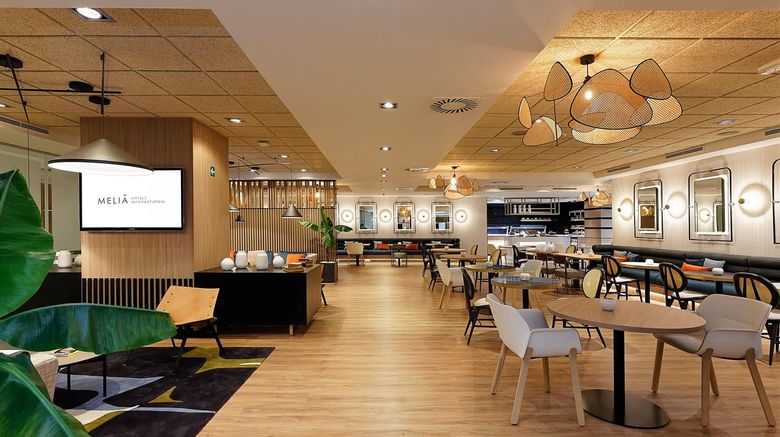 <b>Melia Avenida America Restaurant</b>. Images powered by <a href="https://iceportal.shijigroup.com/" title="IcePortal" target="_blank">IcePortal</a>.