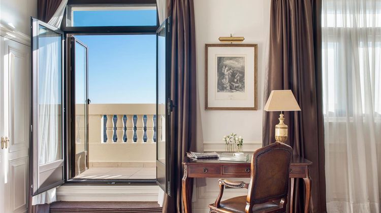 Gran Melia Fenix Room