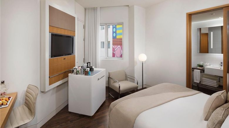 <b>ME Madrid Reina Victoria Room</b>. Images powered by <a href="https://iceportal.shijigroup.com/" title="IcePortal" target="_blank">IcePortal</a>.