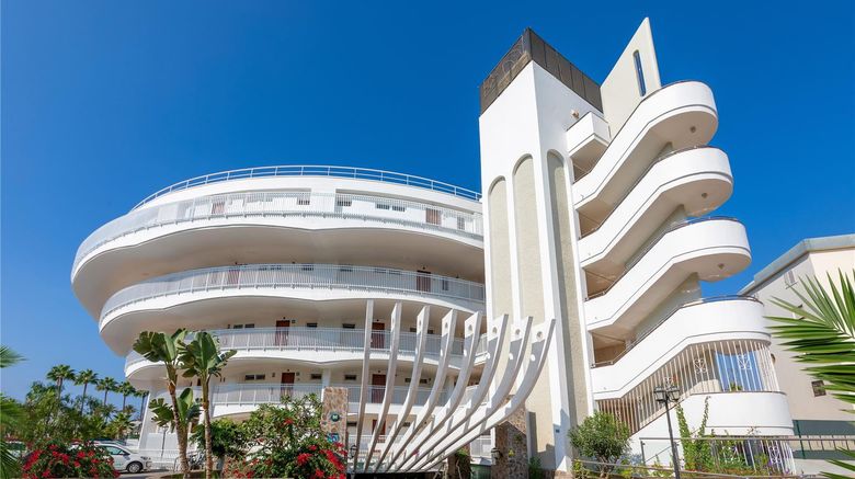 <b>Sol Barbacan Exterior</b>. Images powered by <a href="https://iceportal.shijigroup.com/" title="IcePortal" target="_blank">IcePortal</a>.