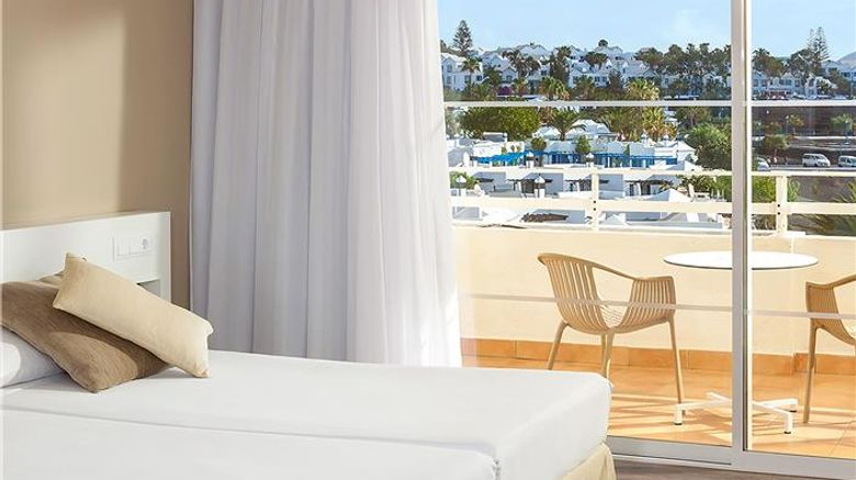 <b>Sol Lanzarote Room</b>. Images powered by <a href="https://iceportal.shijigroup.com/" title="IcePortal" target="_blank">IcePortal</a>.