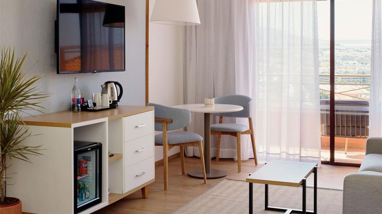 <b>Melia Jardines Del Teide Room</b>. Images powered by <a href="https://iceportal.shijigroup.com/" title="IcePortal" target="_blank">IcePortal</a>.
