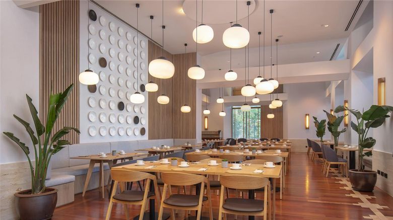 <b>Melia Valencia Palacio de Congresos Restaurant</b>. Images powered by <a href="https://iceportal.shijigroup.com/" title="IcePortal" target="_blank">IcePortal</a>.