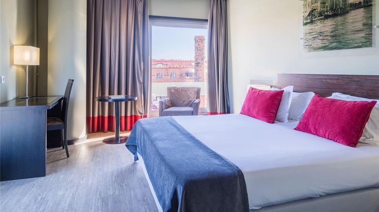 <b>Melia Ria Room</b>. Images powered by <a href="https://iceportal.shijigroup.com/" title="IcePortal" target="_blank">IcePortal</a>.