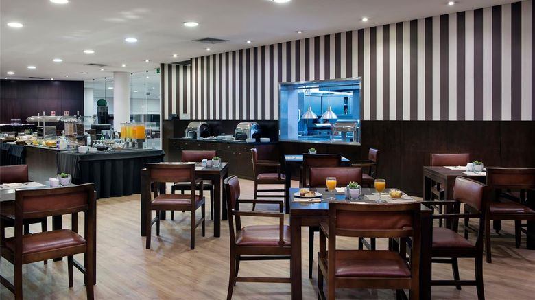 <b>Melia Ria Restaurant</b>. Images powered by <a href="https://iceportal.shijigroup.com/" title="IcePortal" target="_blank">IcePortal</a>.