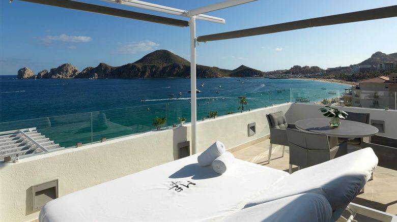 <b>ME Cabo Room</b>. Images powered by <a href="https://iceportal.shijigroup.com/" title="IcePortal" target="_blank">IcePortal</a>.