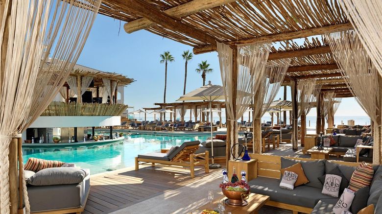 <b>ME Cabo Restaurant</b>. Images powered by <a href="https://iceportal.shijigroup.com/" title="IcePortal" target="_blank">IcePortal</a>.