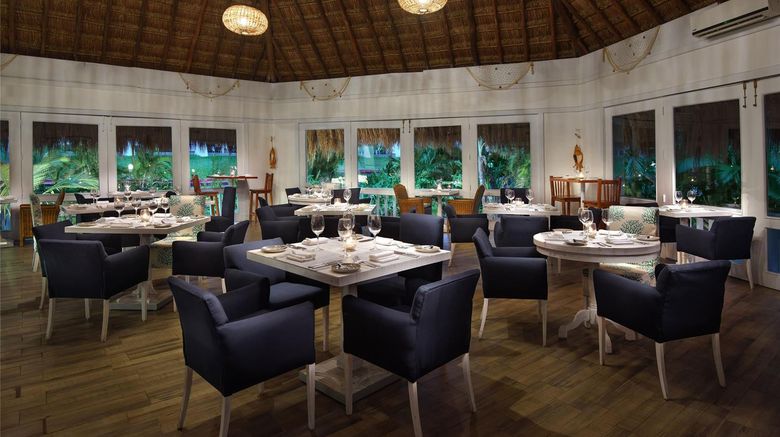 <b>Melia Cozumel Beach & Golf Resort Restaurant</b>. Images powered by <a href="https://iceportal.shijigroup.com/" title="IcePortal" target="_blank">IcePortal</a>.