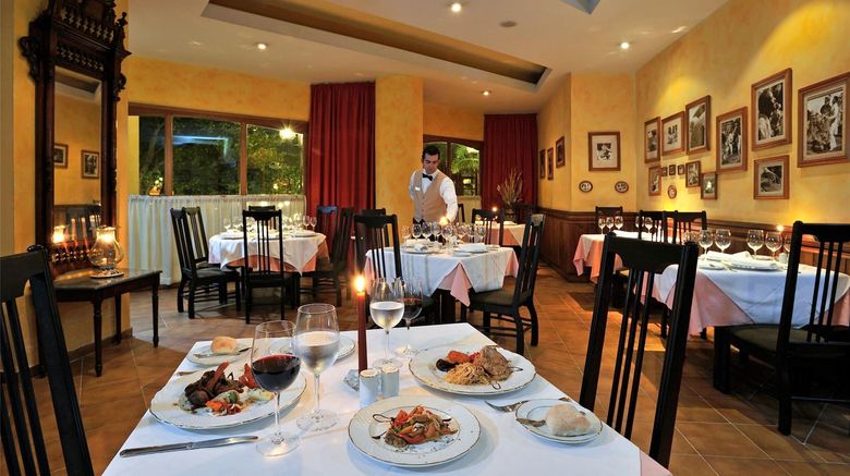 <b>Melia Santiago de Cuba Restaurant</b>. Images powered by <a href="https://iceportal.shijigroup.com/" title="IcePortal" target="_blank">IcePortal</a>.