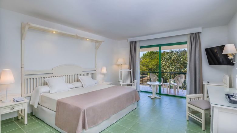 <b>Melia Cayo Coco Room</b>. Images powered by <a href="https://iceportal.shijigroup.com/" title="IcePortal" target="_blank">IcePortal</a>.