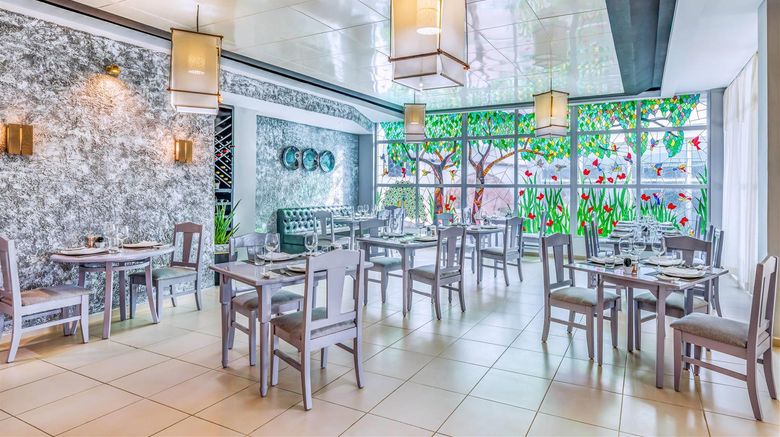 <b>Sol Cayo Coco Restaurant</b>. Images powered by <a href="https://iceportal.shijigroup.com/" title="IcePortal" target="_blank">IcePortal</a>.