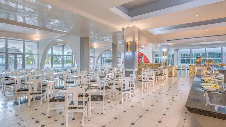 <b>Sol Cayo Coco Restaurant</b>. Images powered by <a href="https://iceportal.shijigroup.com/" title="IcePortal" target="_blank">IcePortal</a>.