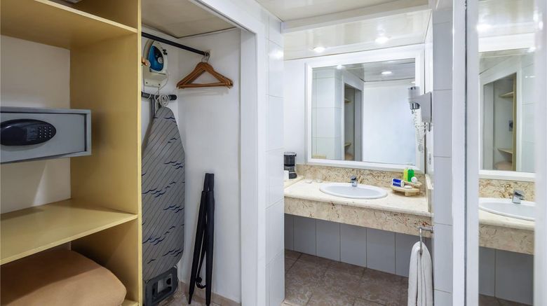 <b>Sol Cayo Coco Room</b>. Images powered by <a href="https://iceportal.shijigroup.com/" title="IcePortal" target="_blank">IcePortal</a>.