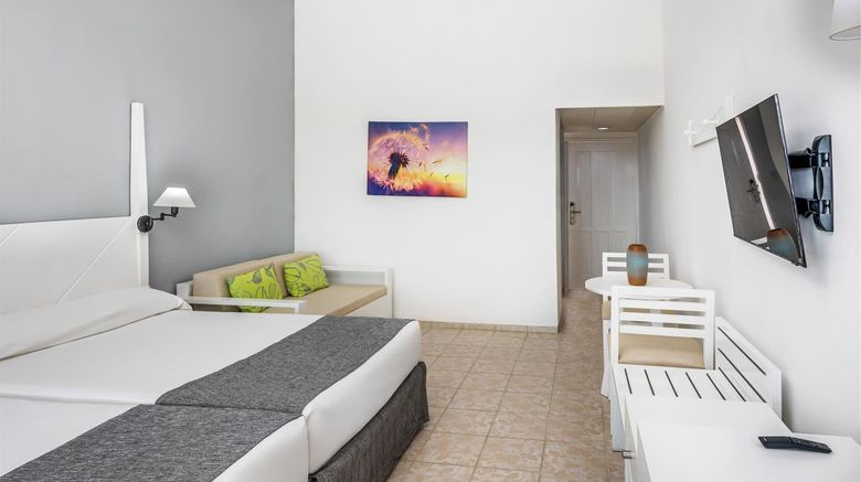 <b>Sol Cayo Coco Room</b>. Images powered by <a href="https://iceportal.shijigroup.com/" title="IcePortal" target="_blank">IcePortal</a>.